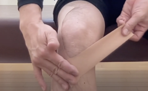 変形性膝関節症の痛みを改善するテーピング